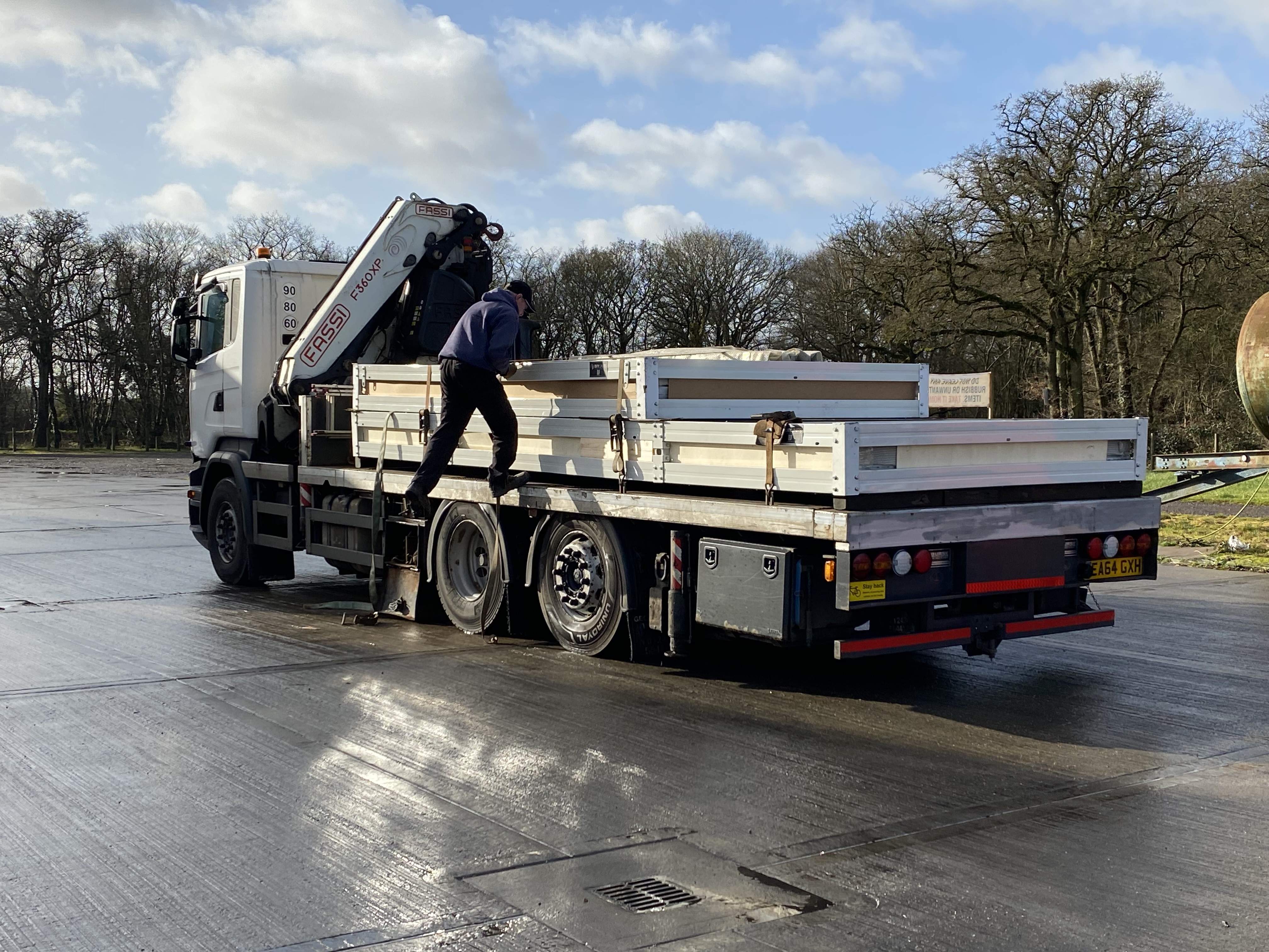 DIY Units Hiab Delivery Stacked